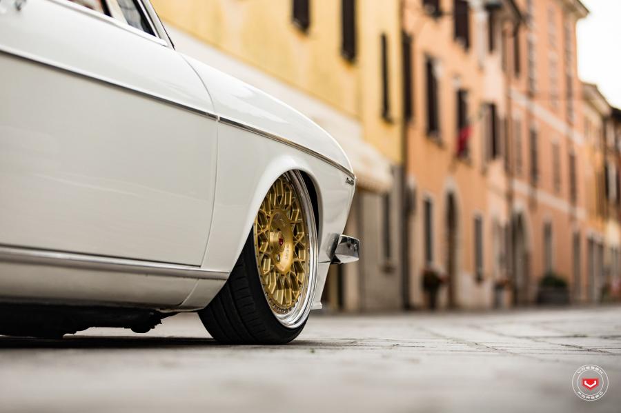 Детали экстерьера Audi 100 on Vossen Wheels (ERA-1) (C1) 2019 года  (фото 33 из 50)
